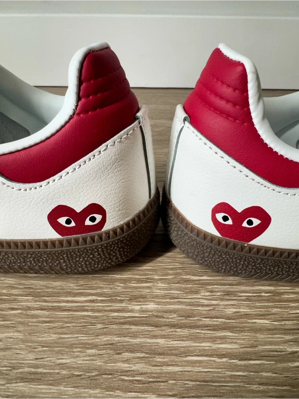 (NWT) Adidas Samba Comme des  Garçons Sneakers, Red Pink & White w/ Hearts, 6.5 - Picture 7 of 8